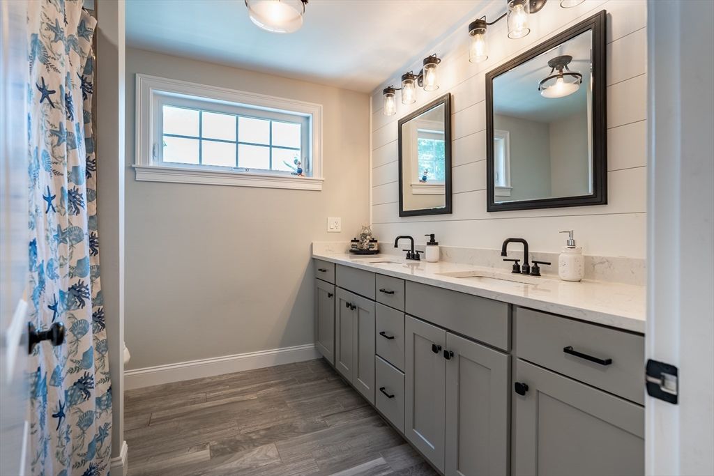 Bathroom, Dual Sink Vanities, Interior, Wood Texture Flooring