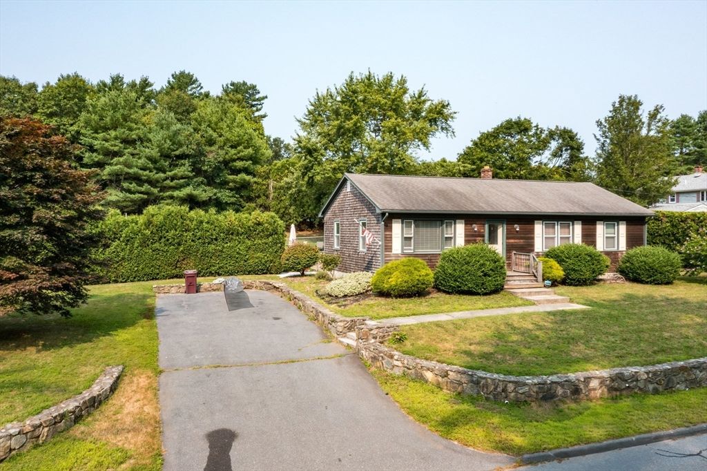 Exterior, Facade, Brick Facade, Cape Cod