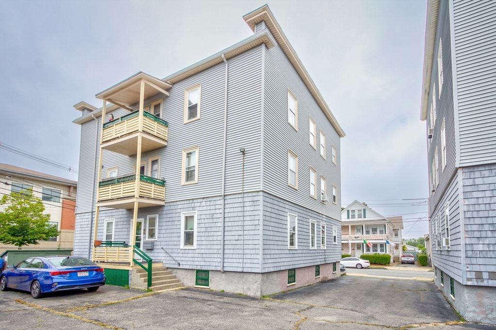 Exterior, Facade, None