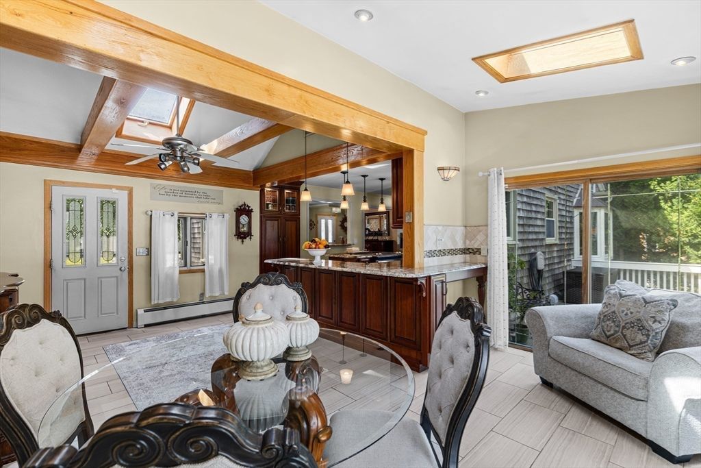 Interior, Kitchen, Pendant Lights, Recessed Lighting, Wooden Beams