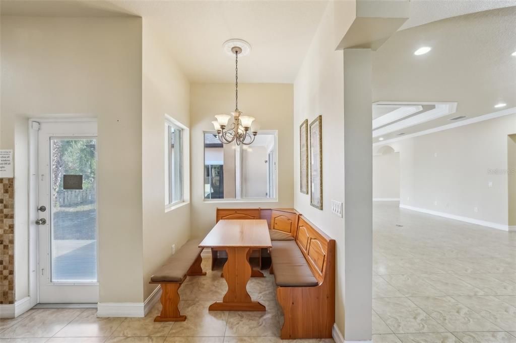 Chandelier, Dining room, Interior, Marble, Recessed Lighting