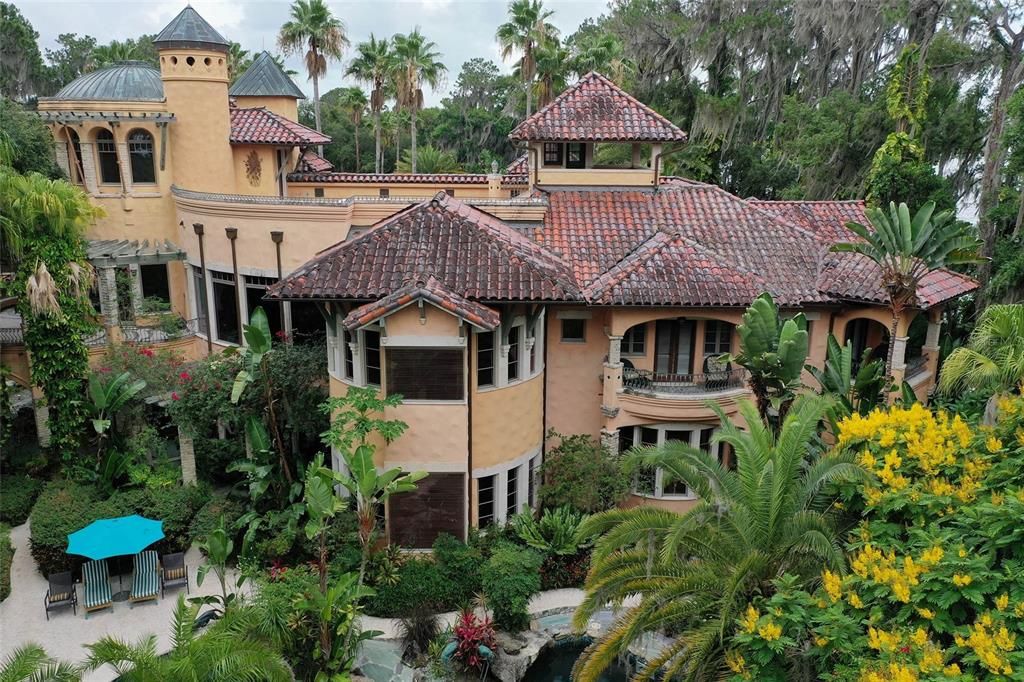 Exterior, Drone