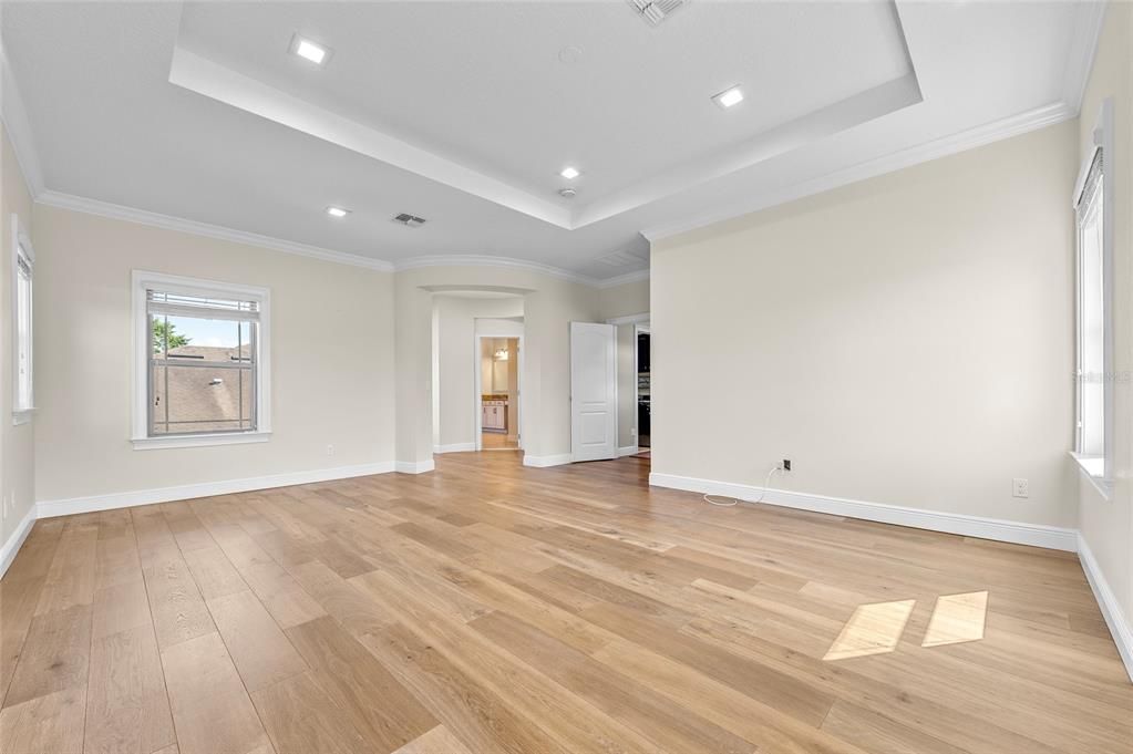 Empty room, Interior, Recessed Lighting, Wood Texture Flooring