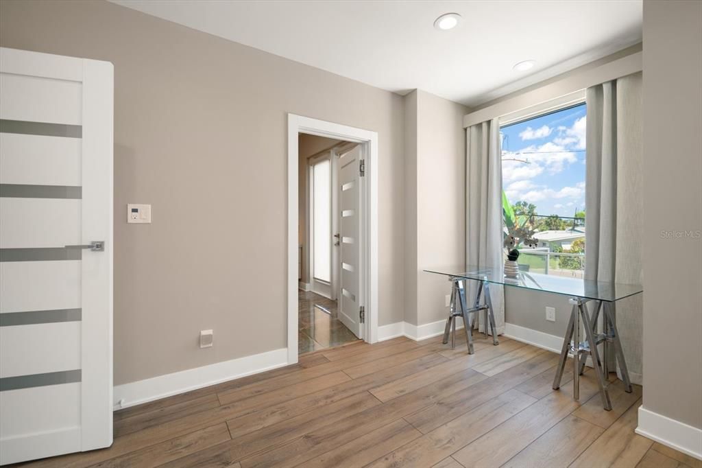 Interior, Recessed Lighting, Wood Texture Flooring