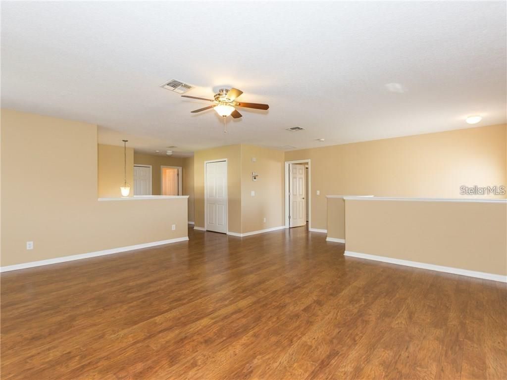 Empty room, Interior, Pendant Lights, Wood Texture Flooring