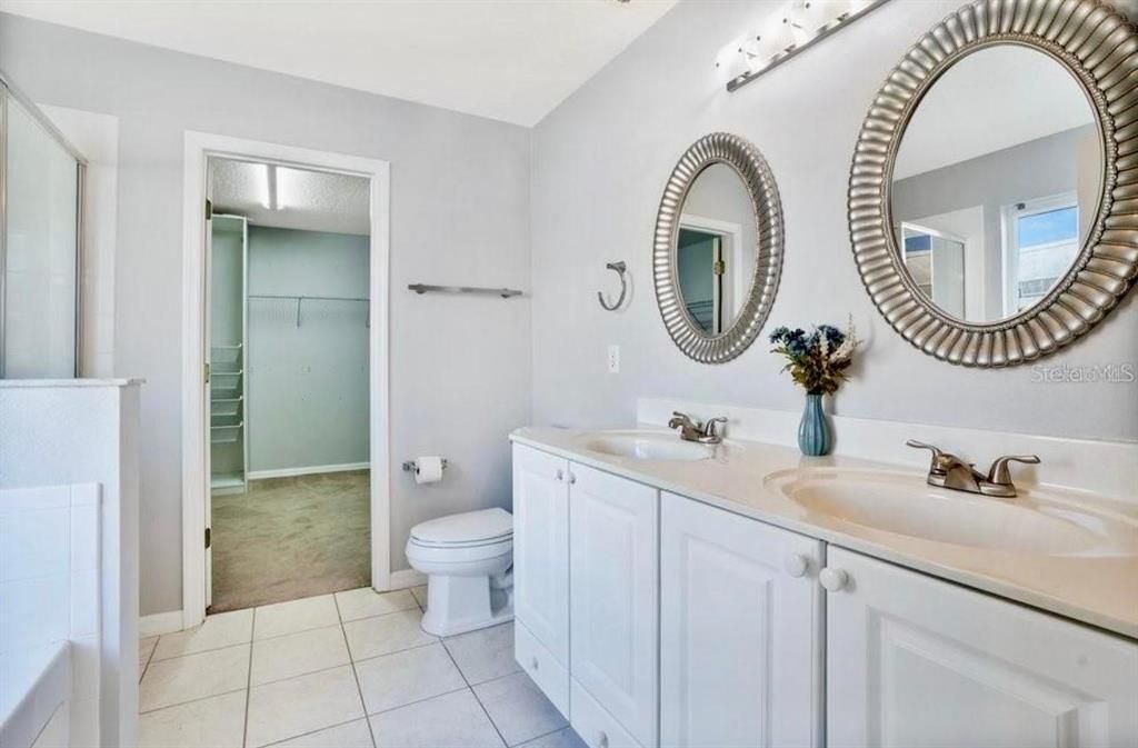 Bathroom, Dual Sink Vanities, Interior