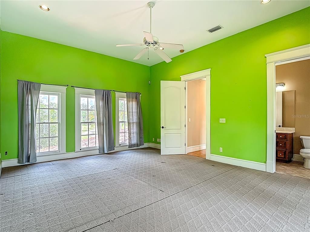Bathroom, Empty room, Interior, Recessed Lighting