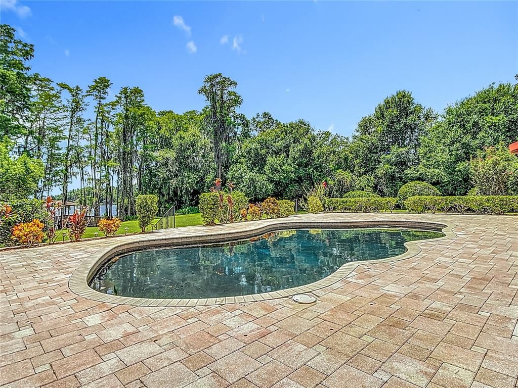 Exterior, Pool