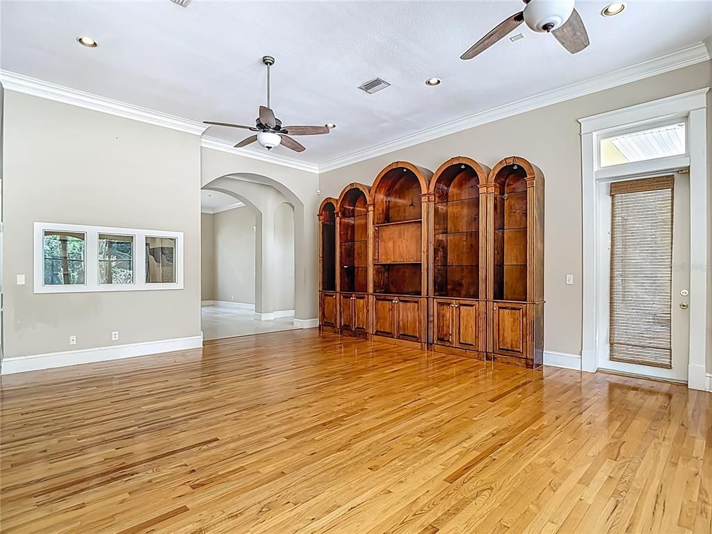 Empty room, Interior, Recessed Lighting, Wood Texture Flooring