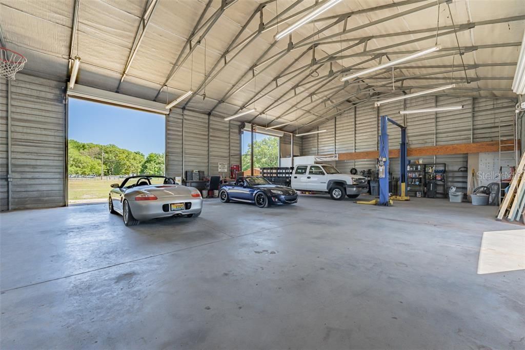 Garage, Interior