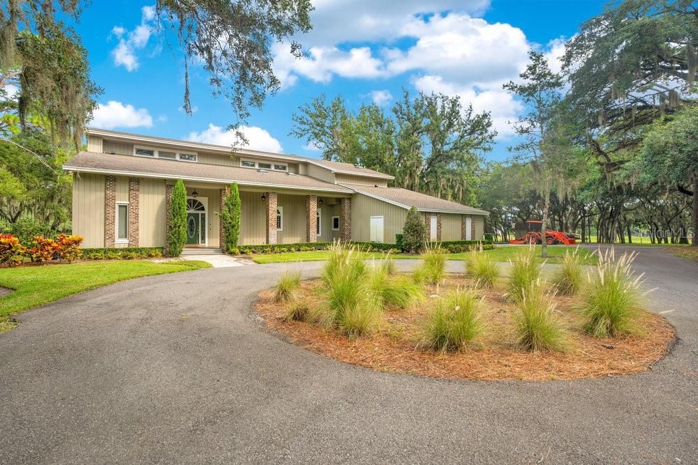 Backyard, Exterior, Facade, Ranch