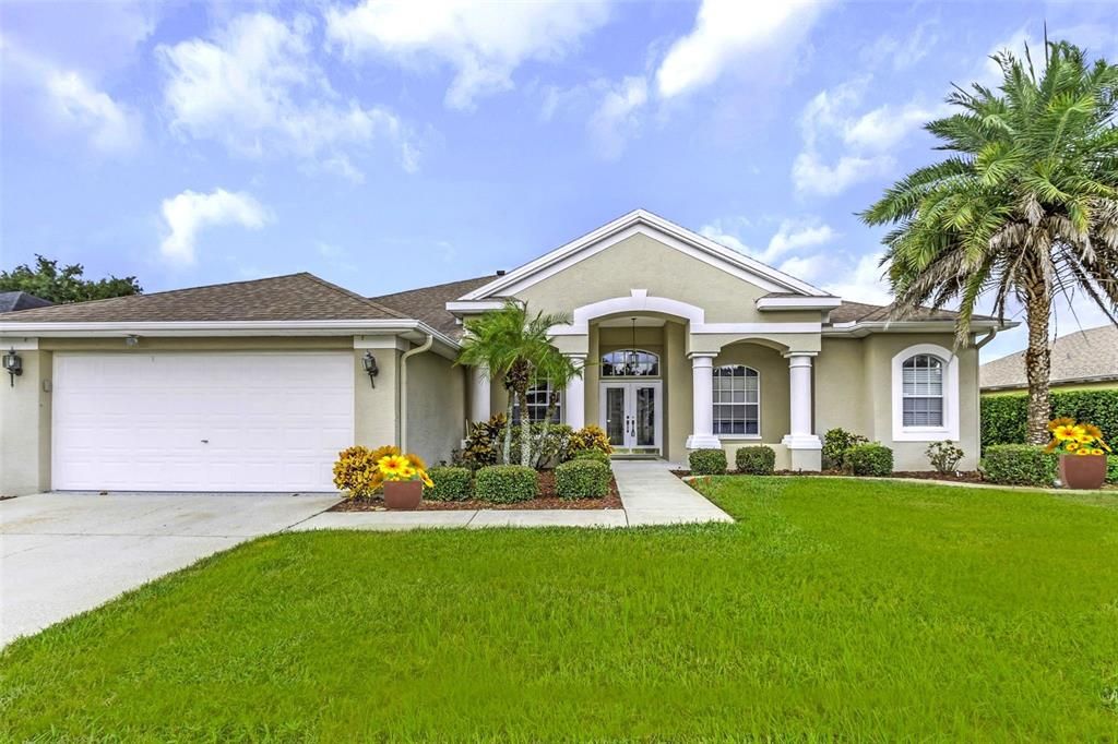 Attached, Exterior, Facade, Ranch