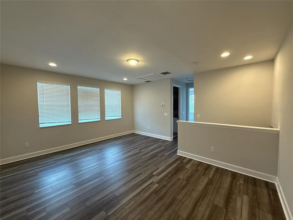 Empty room, Interior, Recessed Lighting, Wood Texture Flooring