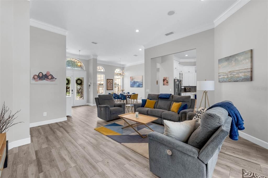 Dining room, Interior, Kitchen, Living room, Pendant Lights, Recessed Lighting, Wood Texture Flooring