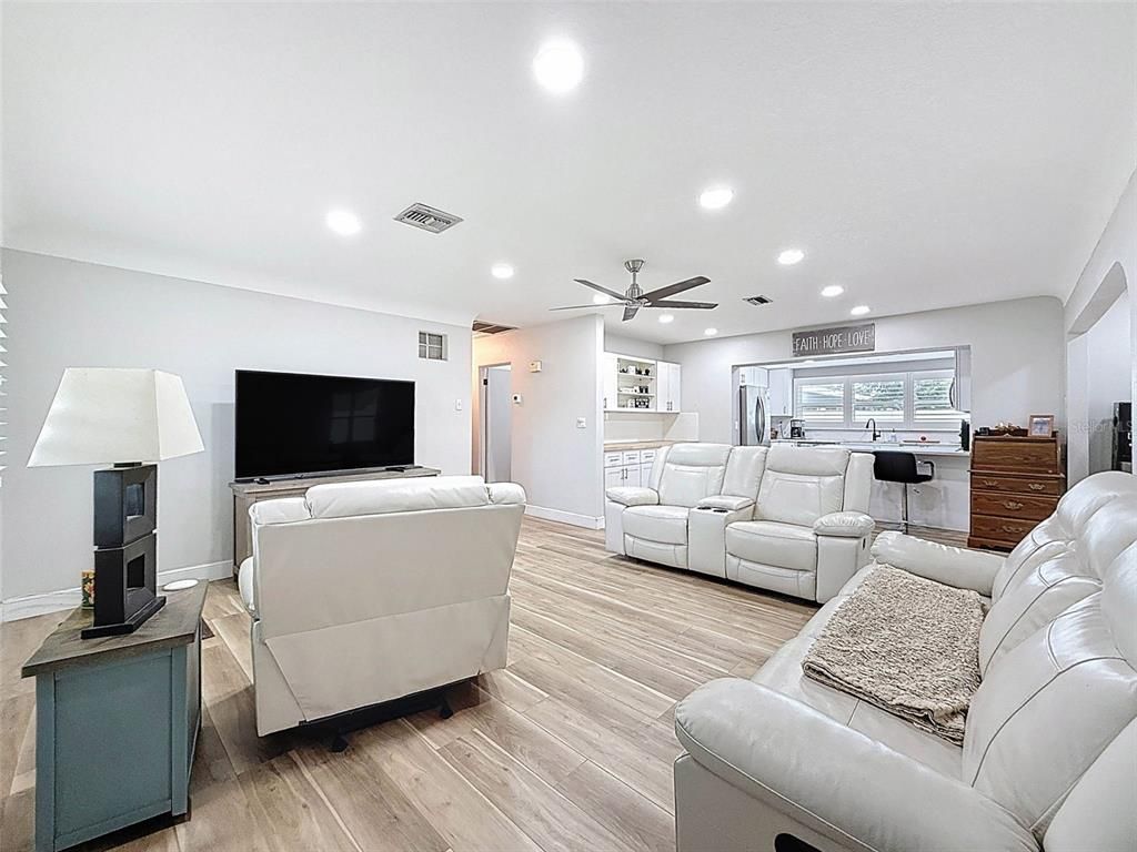 Interior, Living room, Recessed Lighting, Wood Texture Flooring