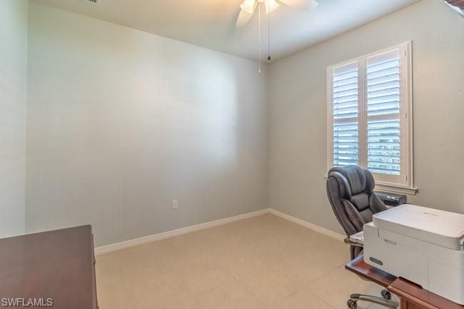 Home Office, Interior