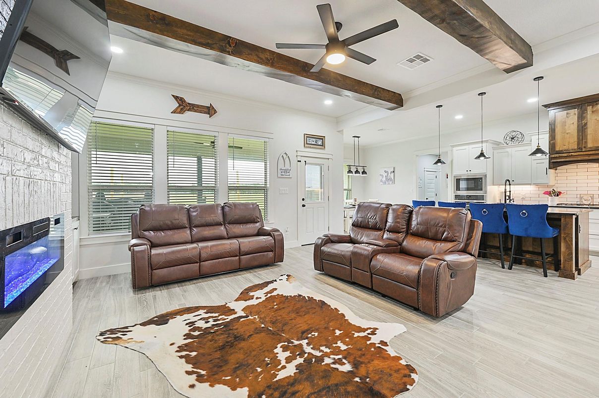 Interior, Kitchen, Living room, Pendant Lights, Recessed Lighting, Wooden Beams, Wood Texture Flooring