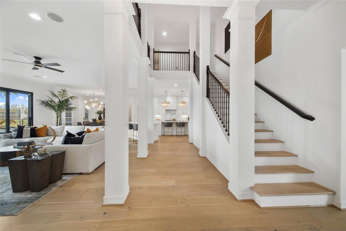 Dining room, Interior, Living room, Pendant Lights, Recessed Lighting, Wood Texture Flooring