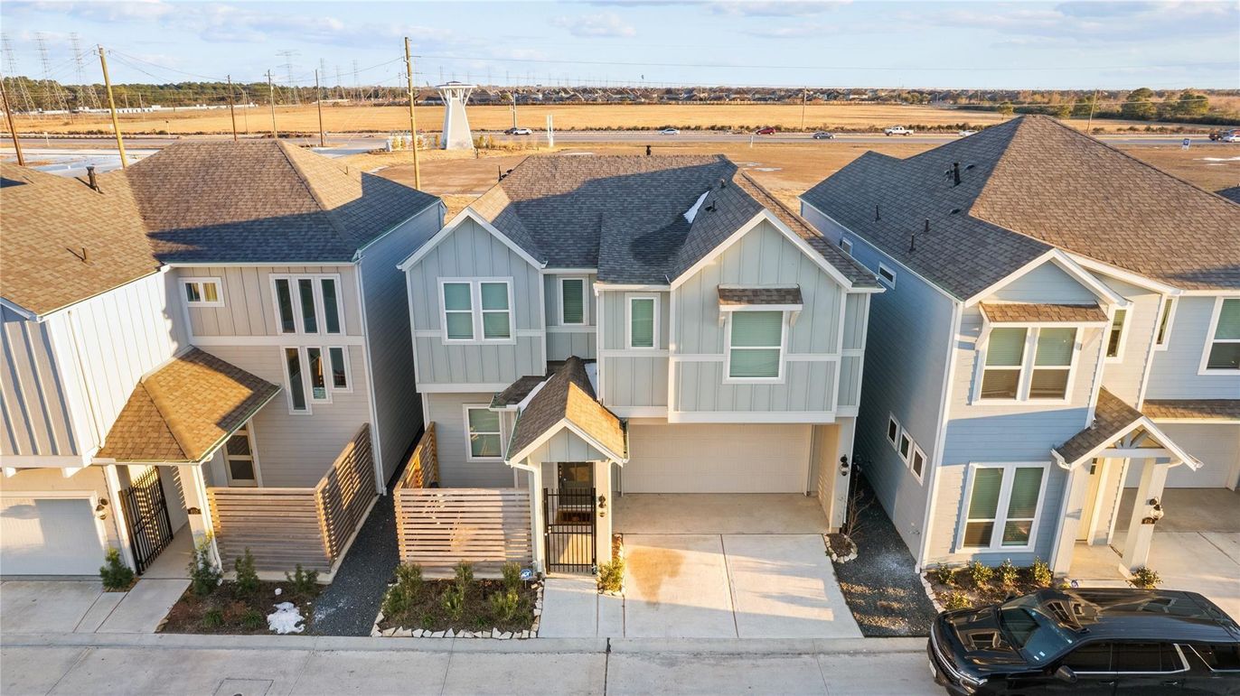Exterior, Drone