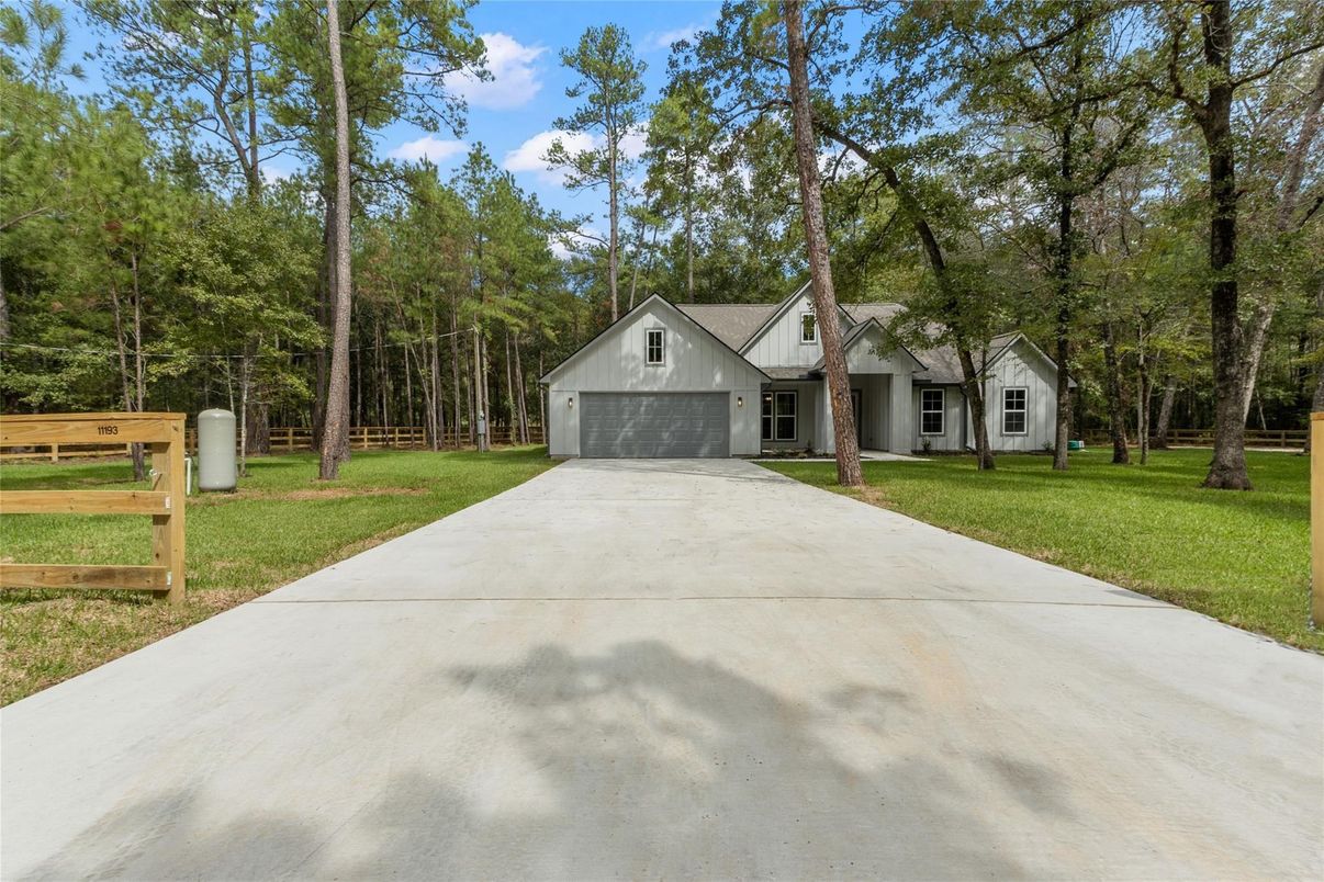 Backyard, Detached Garage, Exterior