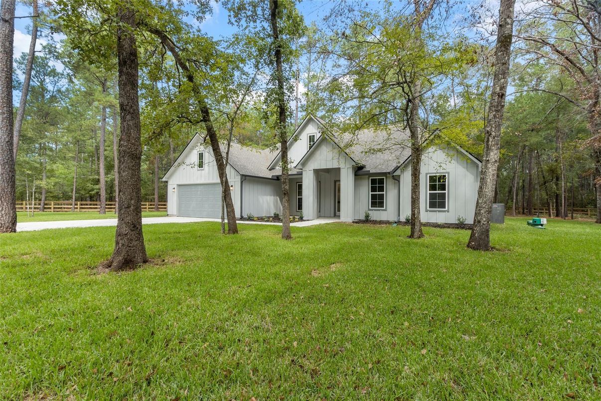Backyard, Detached Garage, Exterior