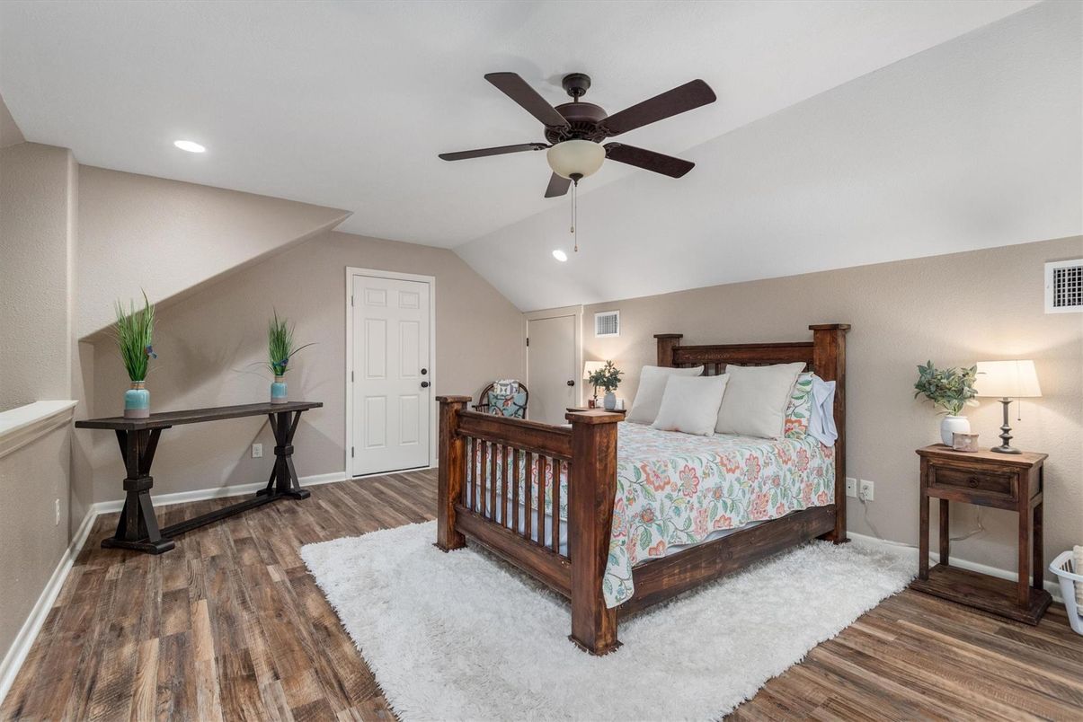 Bedroom, Interior, Recessed Lighting, Wood Texture Flooring