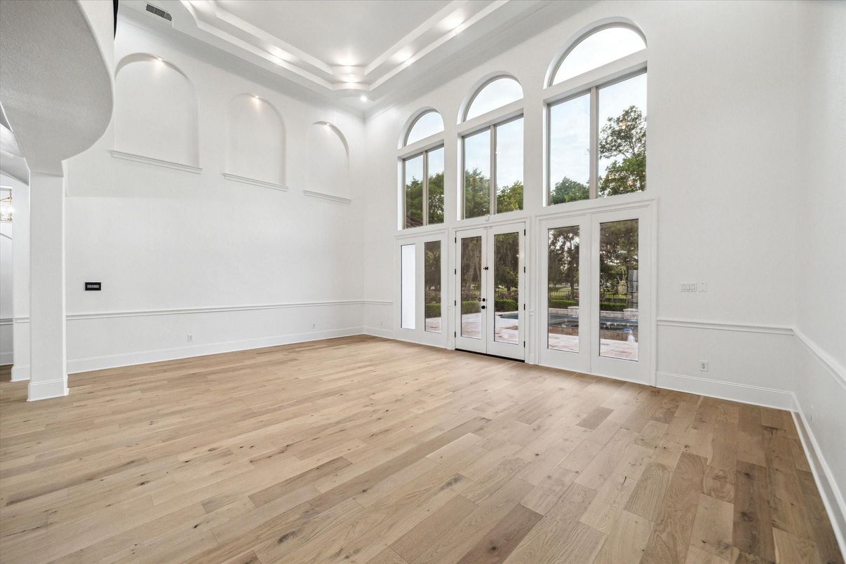 Empty room, Interior, Recessed Lighting, Wood Texture Flooring