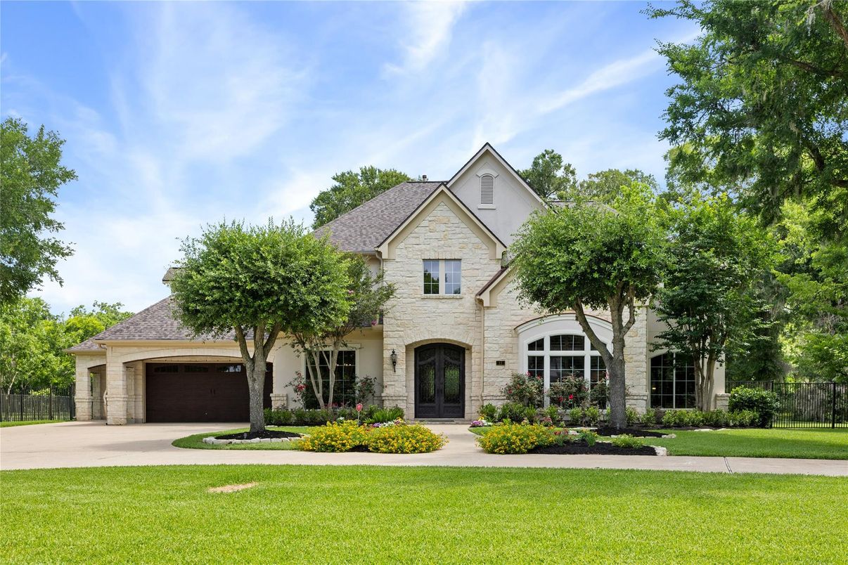 Attached, Backyard, Exterior, Facade, French Provincial
