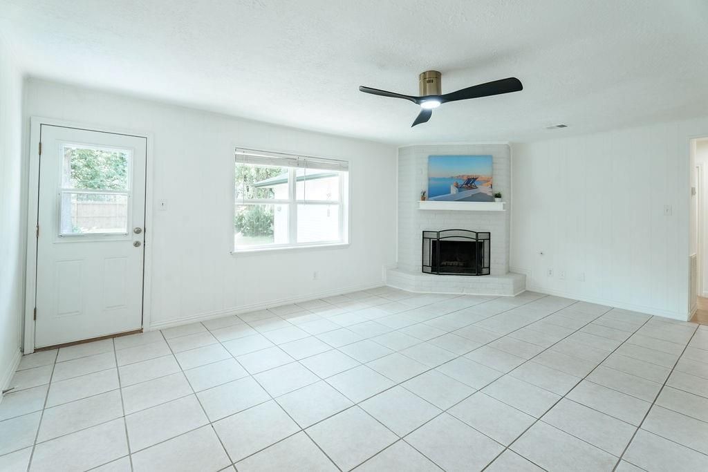 Empty room, Fireplace, Interior