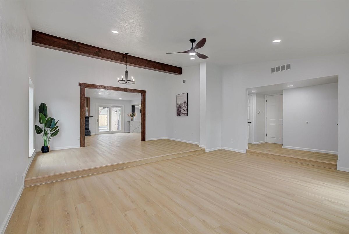 Empty room, Interior, Recessed Lighting, Wooden Beams, Wood Texture Flooring