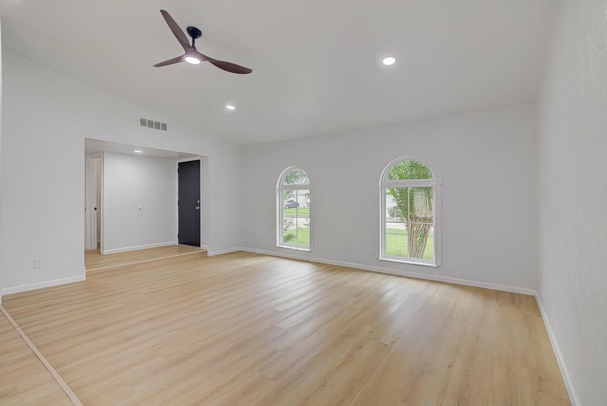 Empty room, Interior, Recessed Lighting, Wood Texture Flooring