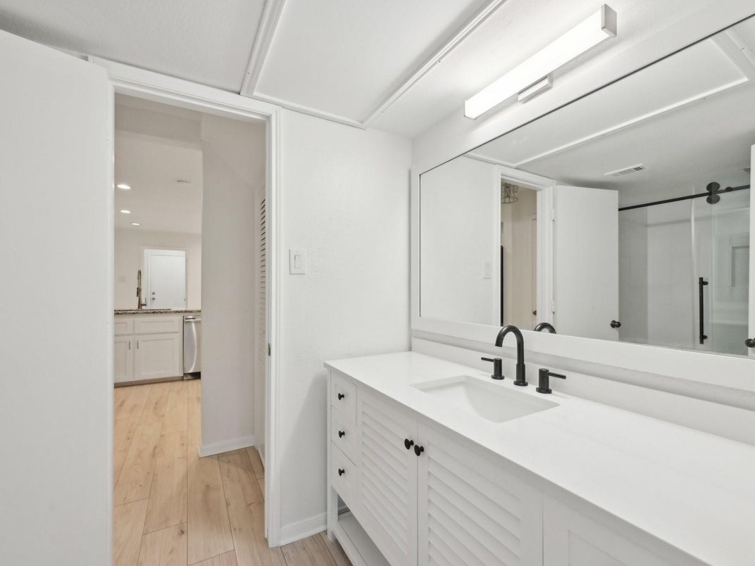 Bathroom, Interior, Recessed Lighting, Wood Texture Flooring