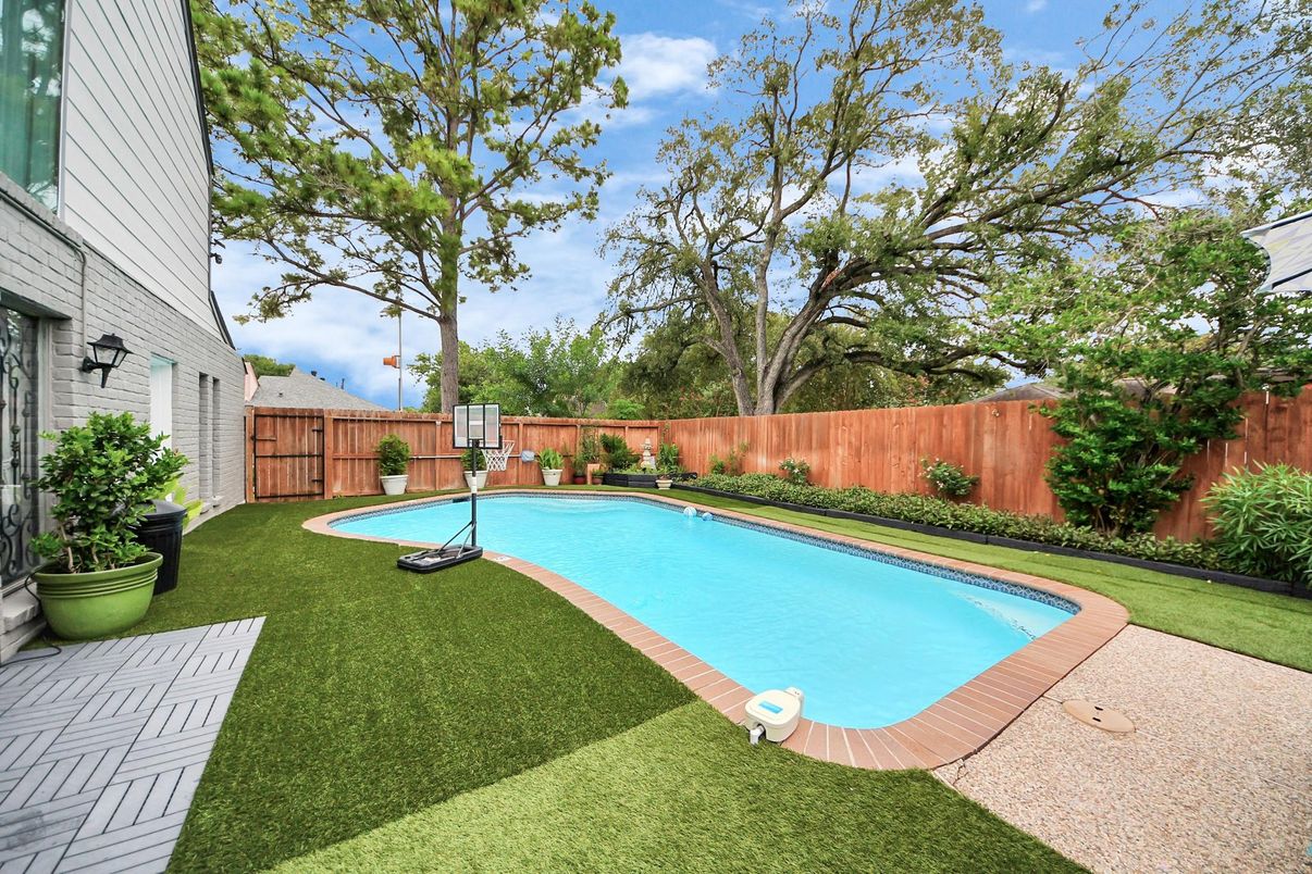 Backyard, Exterior, Pool