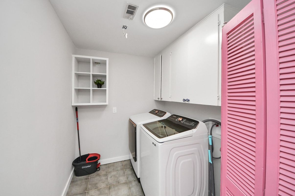 Interior, Recessed Lighting, Utility Closets, Washer