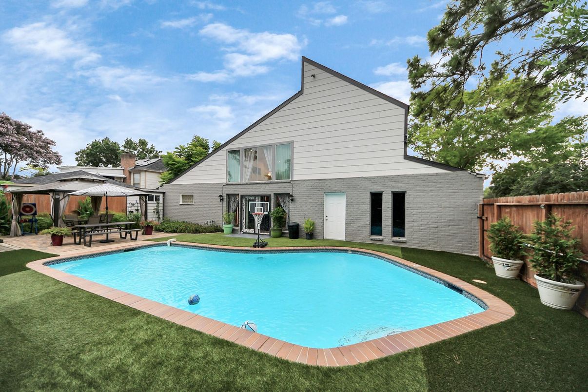 Backyard, Exterior, Pool