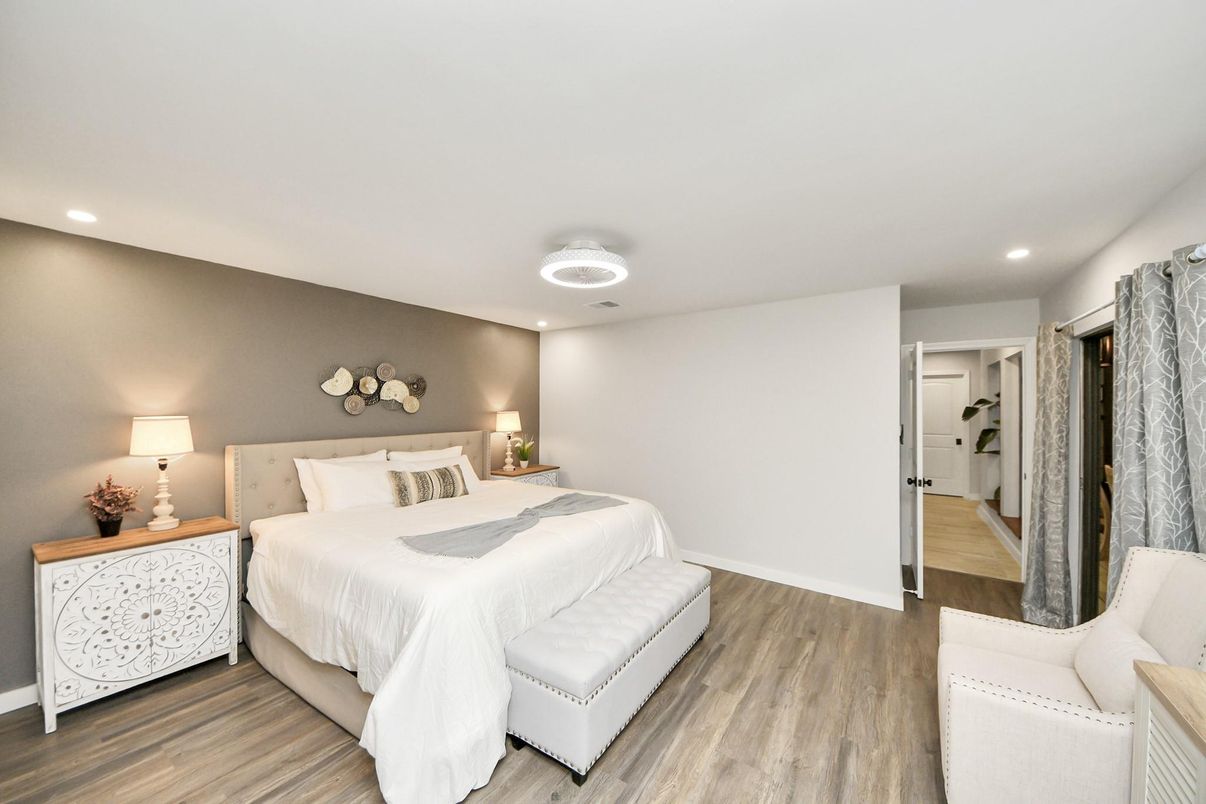 Bedroom, Interior, Recessed Lighting, Wood Texture Flooring