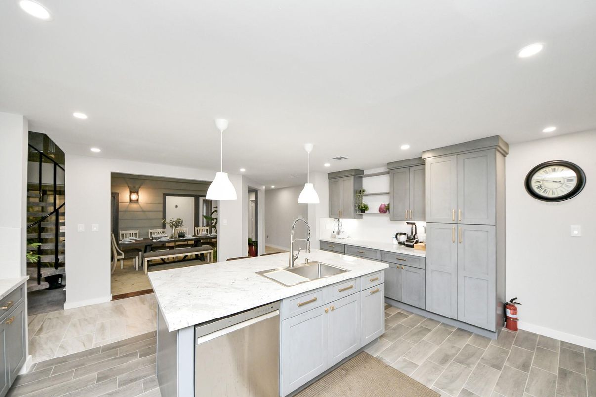 Dining room, Interior, Kitchen, Pendant Lights, Recessed Lighting, Wood Texture Flooring