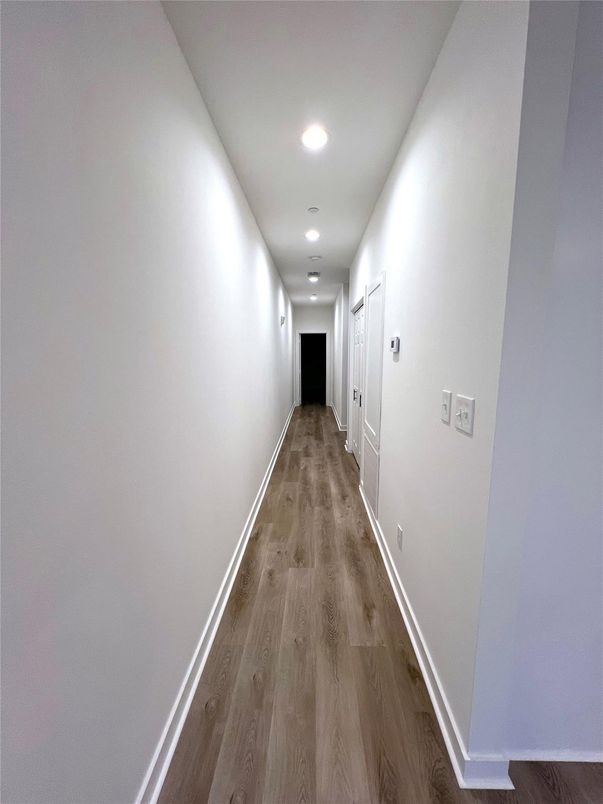 Interior, Recessed Lighting, Wood Texture Flooring