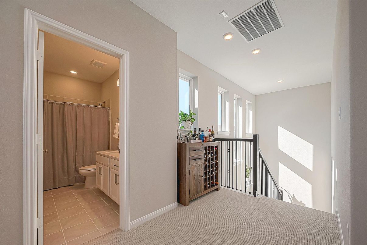 Bathroom, Interior, Recessed Lighting