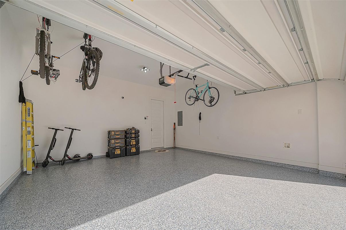 Garage, Interior