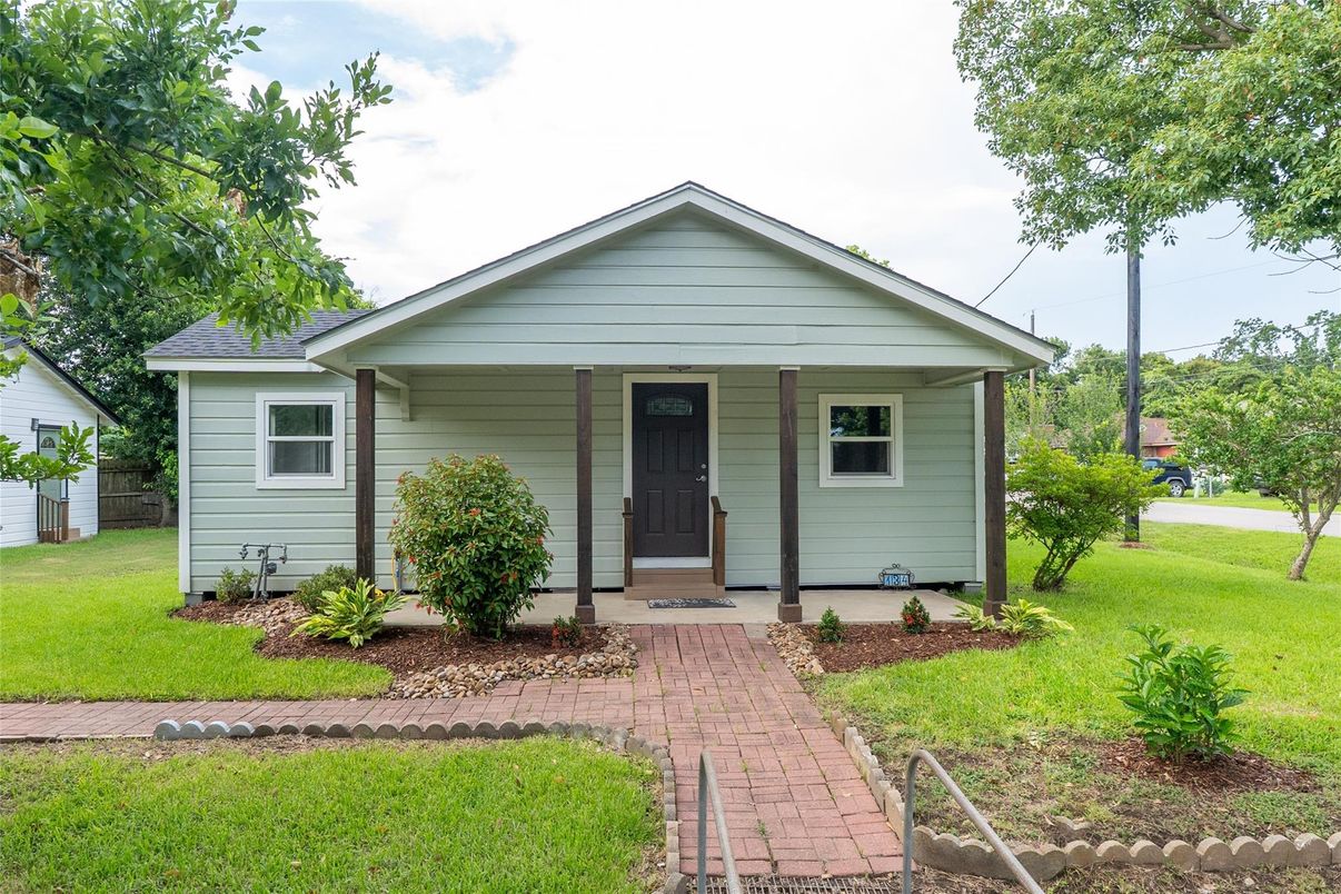 Exterior, Facade, American Craftsman