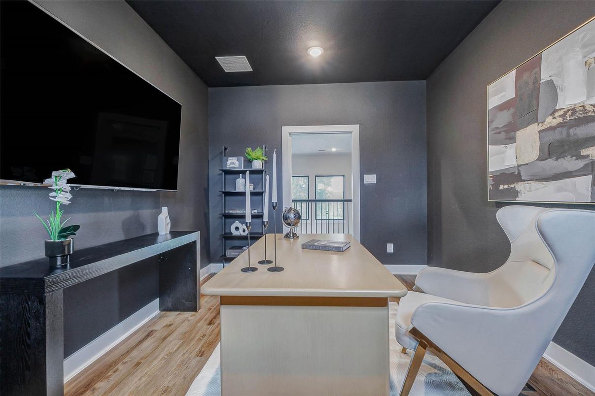 Home Office, Interior, Recessed Lighting, Wood Texture Flooring