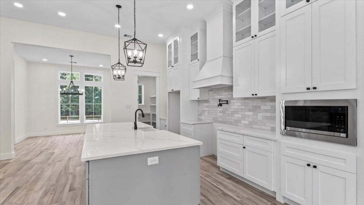 Interior, Kitchen, Pendant Lights, Recessed Lighting, Wood Texture Flooring
