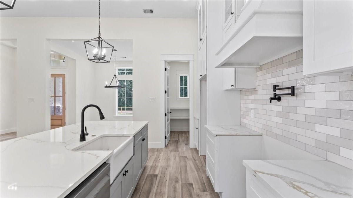 Interior, Kitchen, Pendant Lights, Recessed Lighting, Wood Texture Flooring