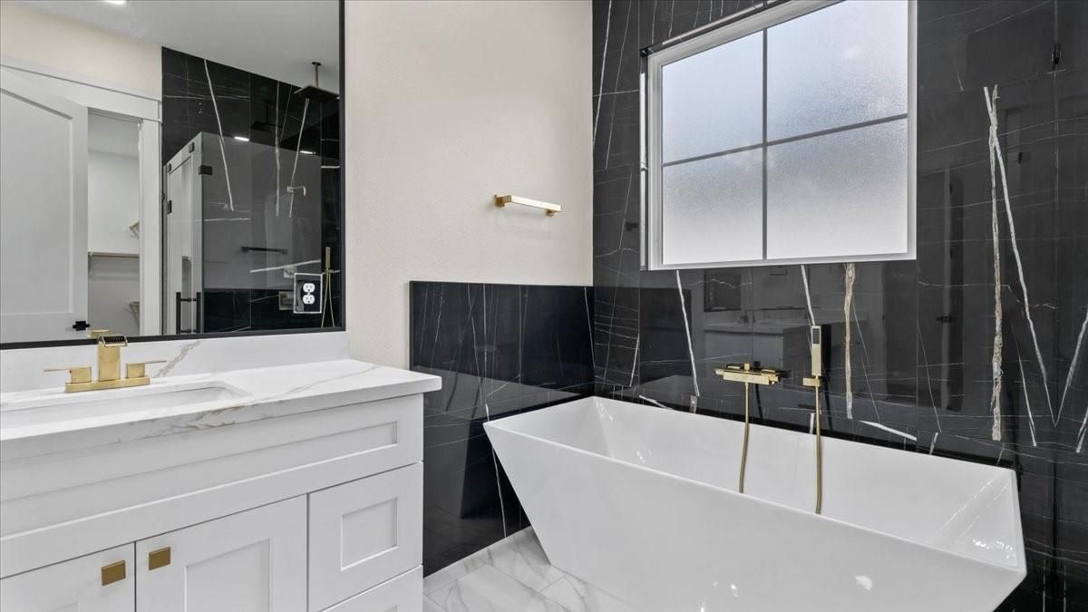 Bathroom, Dual Sink Vanities, Free Standing Baths, Interior, Marble, Marble Walls