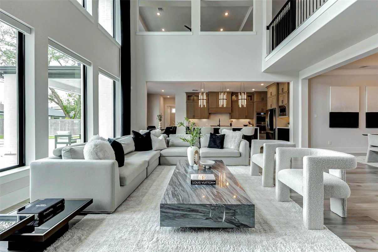 Interior, Kitchen, Living room, Pendant Lights, Recessed Lighting, Wood Texture Flooring