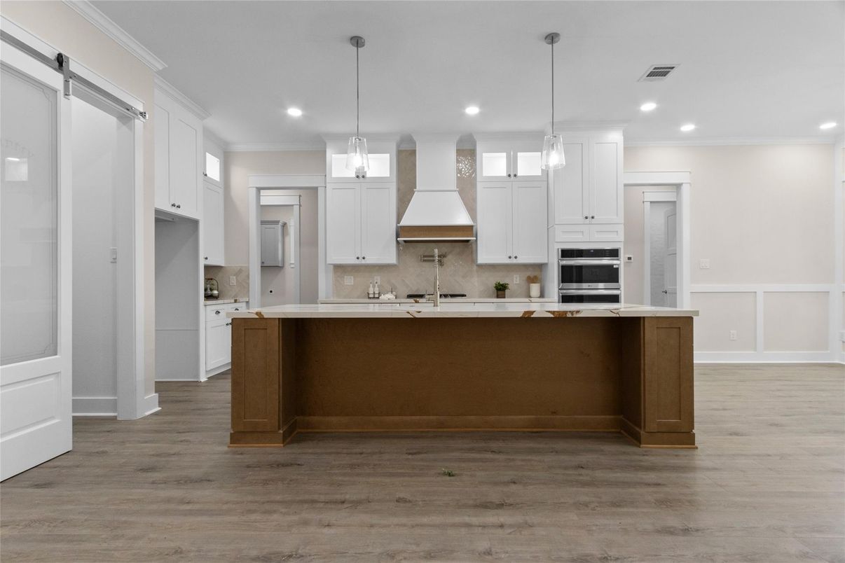 Interior, Kitchen, Pendant Lights, Recessed Lighting, Wood Texture Flooring