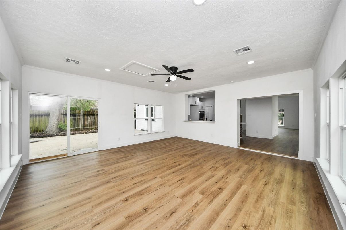 Empty room, Interior, Recessed Lighting, Wood Texture Flooring
