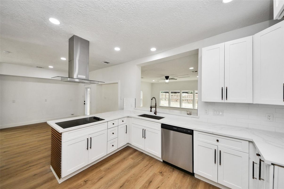 Interior, Kitchen, Recessed Lighting, Wood Texture Flooring