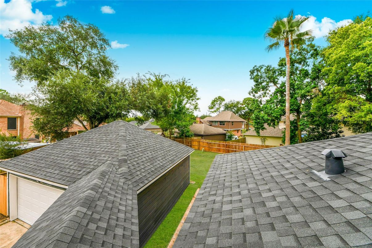 Detached Garage, Exterior